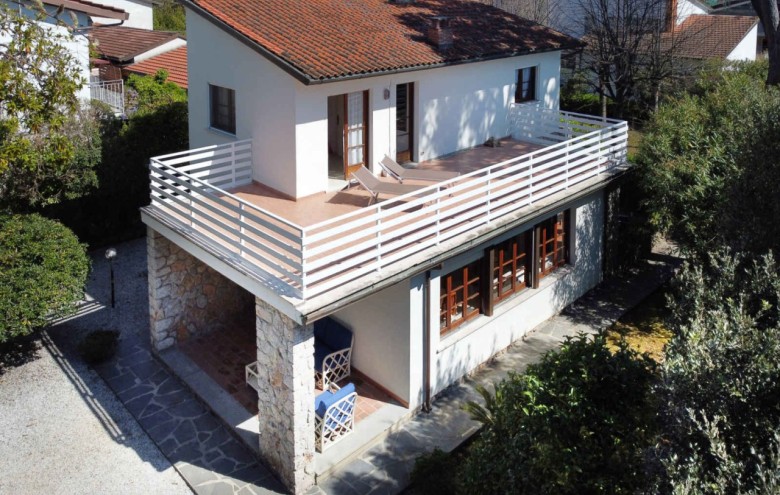 Villa singola in affitto a Forte dei Marmi