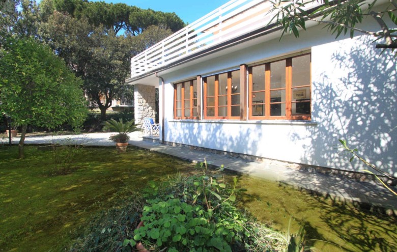 Villa singola in affitto a Forte dei Marmi