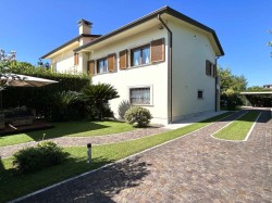 bella-villa-di-trecente-costruzione-con-tutti-i-comfort