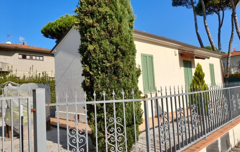 Villa singola in affitto a Pietrasanta
