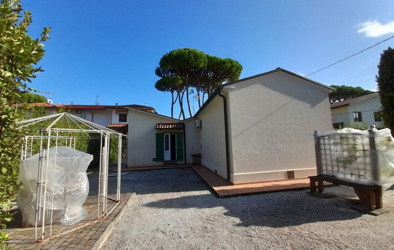 Villa singola in affitto a Pietrasanta
