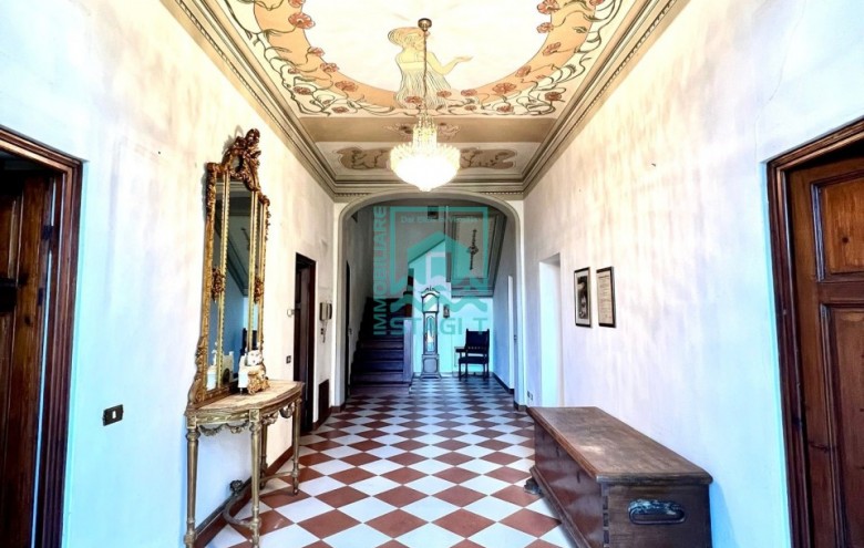 Villa singola in vendita a Camaiore