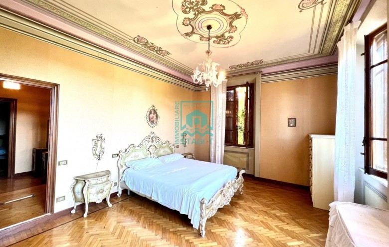 Villa singola in vendita a Camaiore