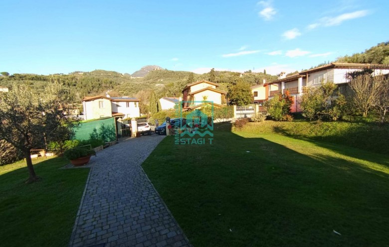 Villa singola in vendita a Camaiore