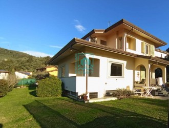 Villa singola in vendita a Capezzano Pianore