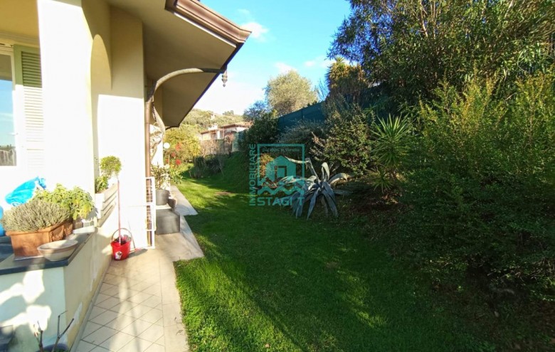 Villa singola in vendita a Camaiore