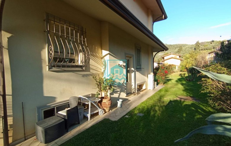 Villa singola in vendita a Camaiore