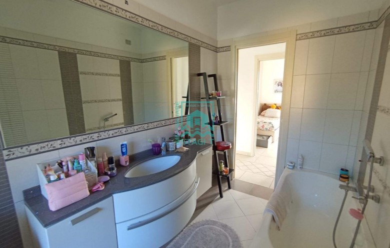 Villa singola in vendita a Camaiore