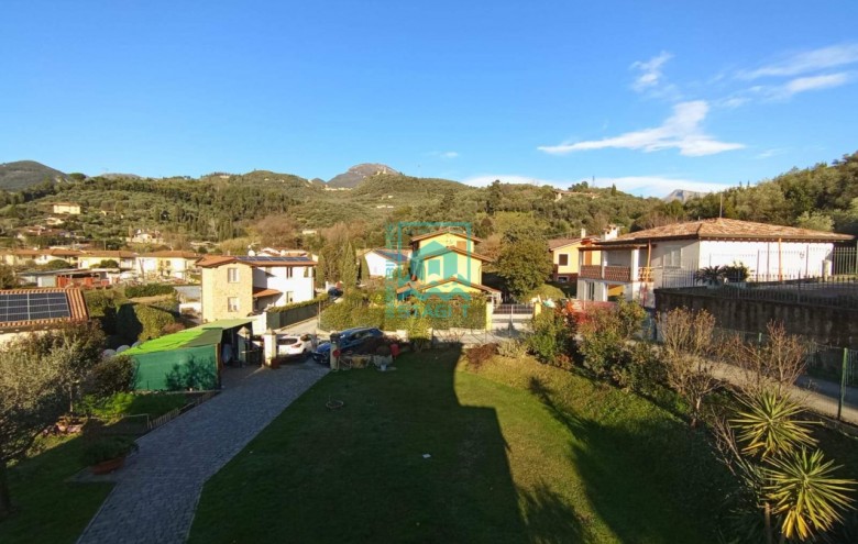 Villa singola in vendita a Camaiore