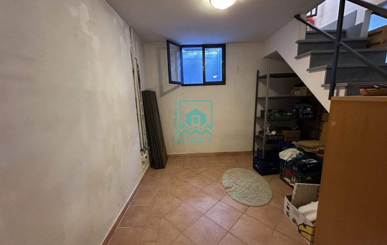 Bifamiliare in vendita a Camaiore