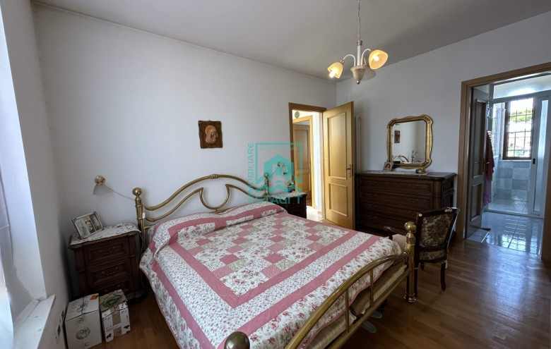 Bifamiliare in vendita a Camaiore