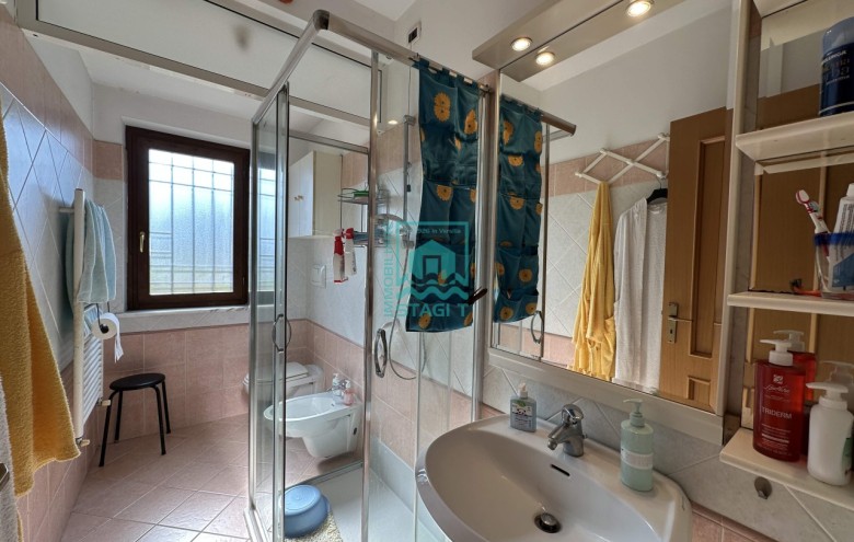 Bifamiliare in vendita a Camaiore