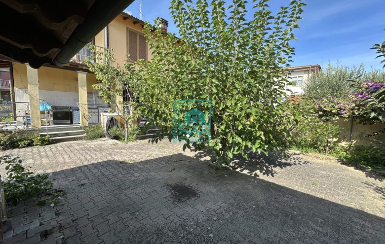 Bifamiliare in vendita a Camaiore