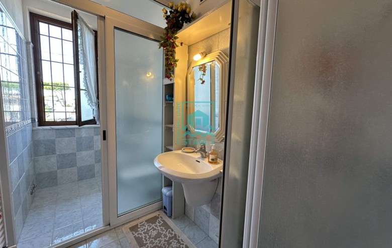 Bifamiliare in vendita a Camaiore