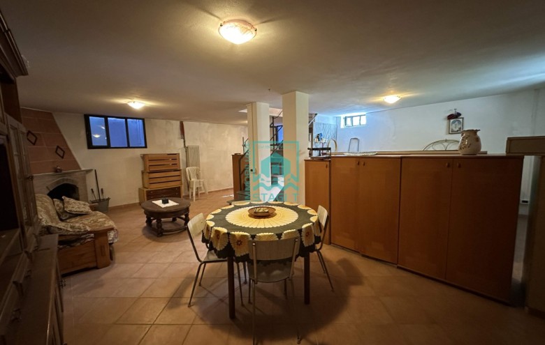 Bifamiliare in vendita a Camaiore