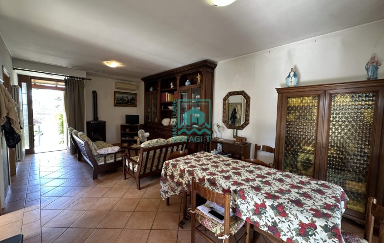 Bifamiliare in vendita a Camaiore