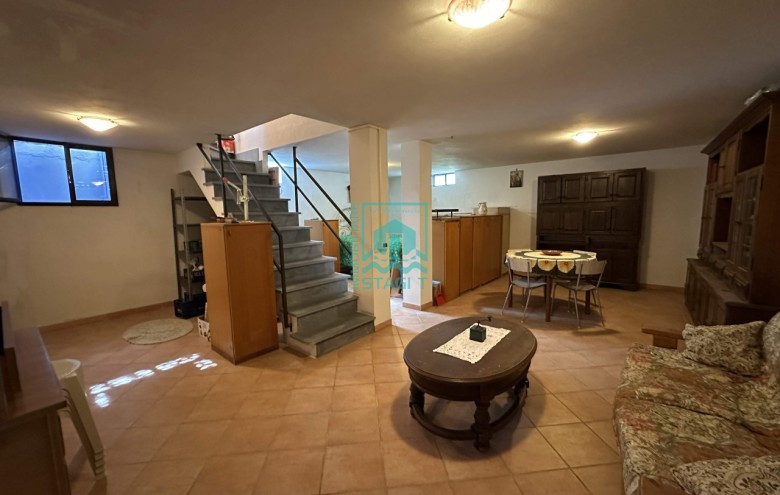 Bifamiliare in vendita a Camaiore