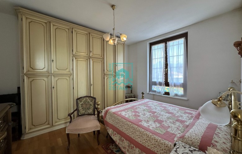 Bifamiliare in vendita a Camaiore