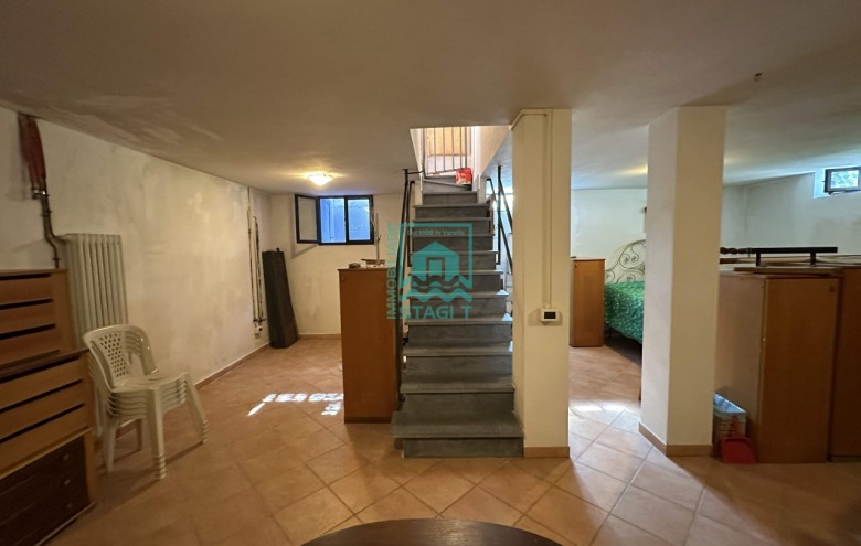 Bifamiliare in vendita a Camaiore