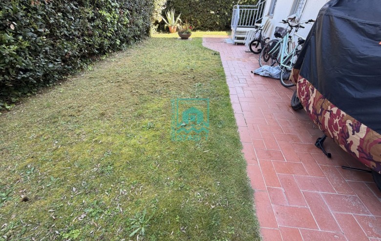 Bifamiliare in vendita a Camaiore